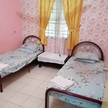 Homestay Perpaduan, Taman Bercham Raya Ulu Kinta Ipoh Perak Kampong Batu Lapan  Kültér fotó