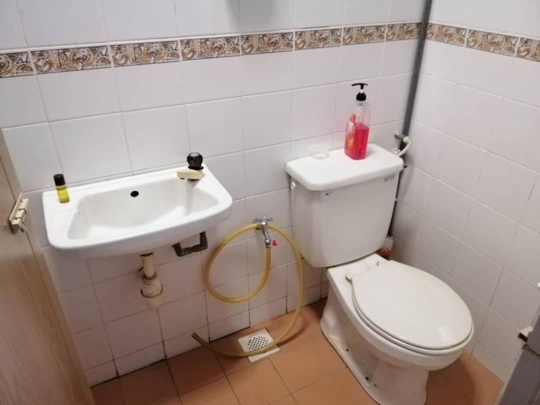 Homestay Perpaduan, Taman Bercham Raya Ulu Kinta Ipoh Perak Kampong Batu Lapan  Kültér fotó