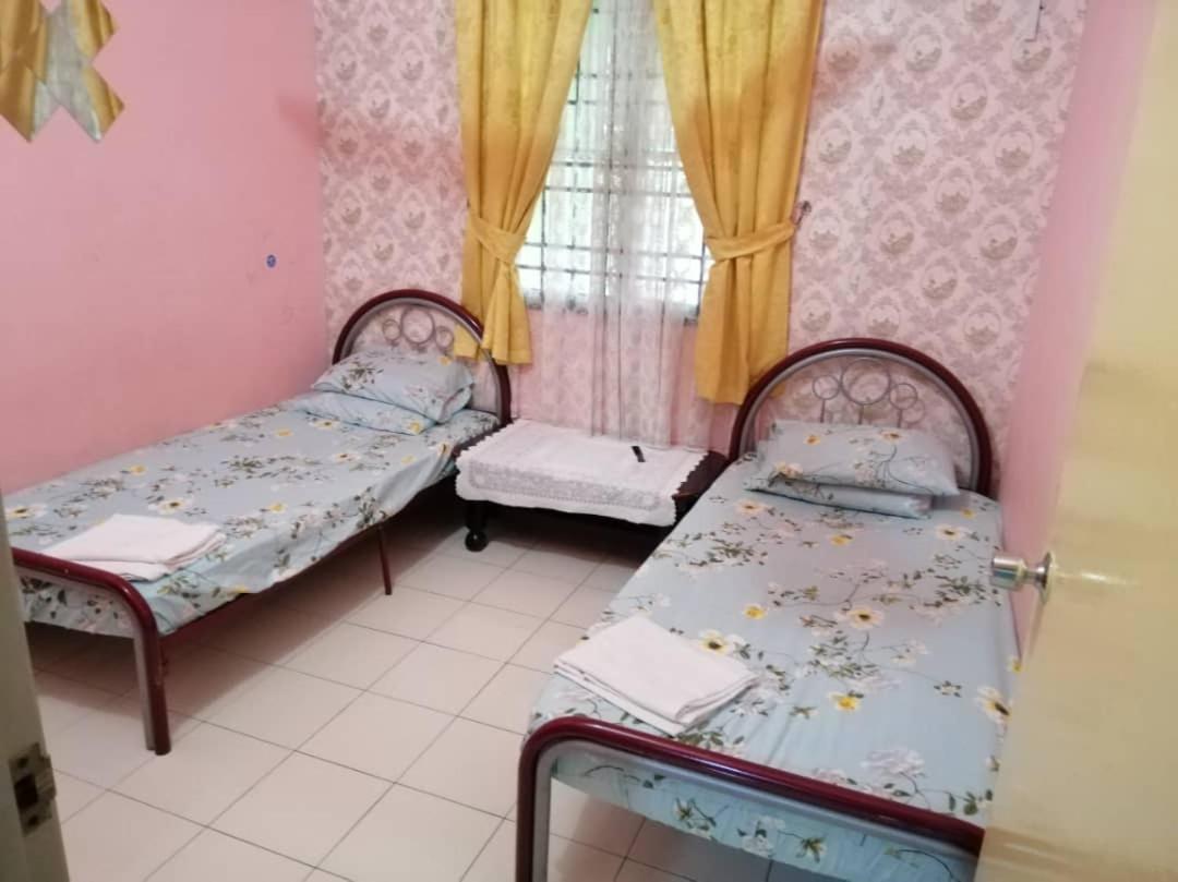 Homestay Perpaduan, Taman Bercham Raya Ulu Kinta Ipoh Perak Kampong Batu Lapan  Kültér fotó