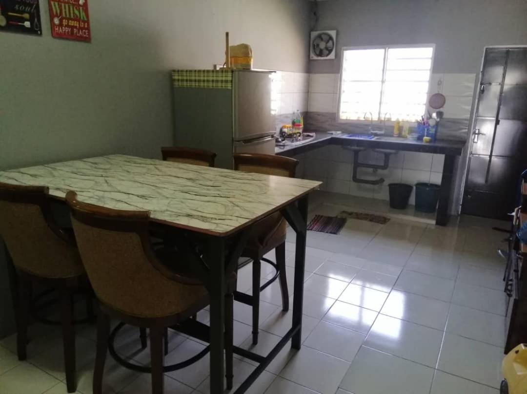 Homestay Perpaduan, Taman Bercham Raya Ulu Kinta Ipoh Perak Kampong Batu Lapan  Kültér fotó